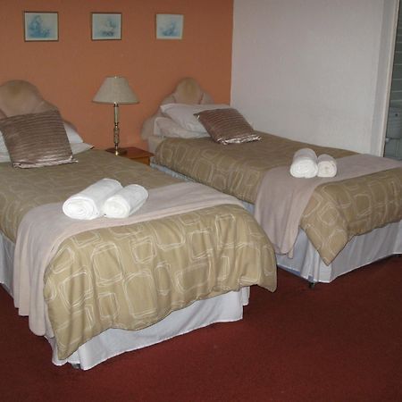 Broadwell Guest House Meriden  Room photo